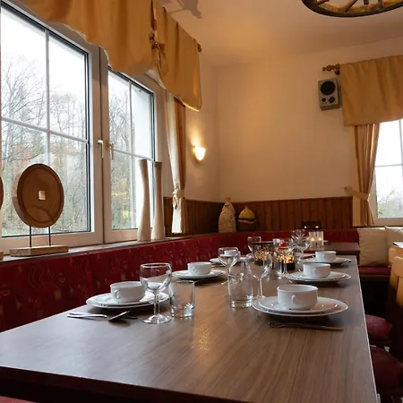 Groepshuis Waldfrieden Holiday home *