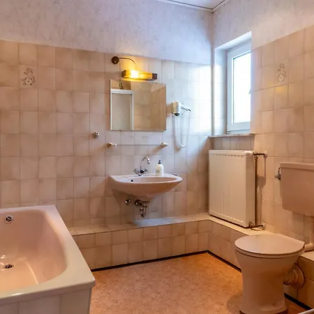 Groepshuis Waldfrieden Holiday home Medebach