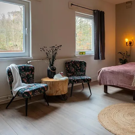 Groepshuis Waldfrieden Holiday home *